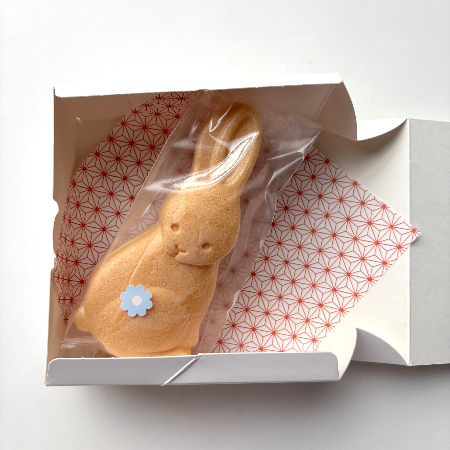 そっとひらくと うさぎ うさぎ 　冬（大）　1個簡易箱入り