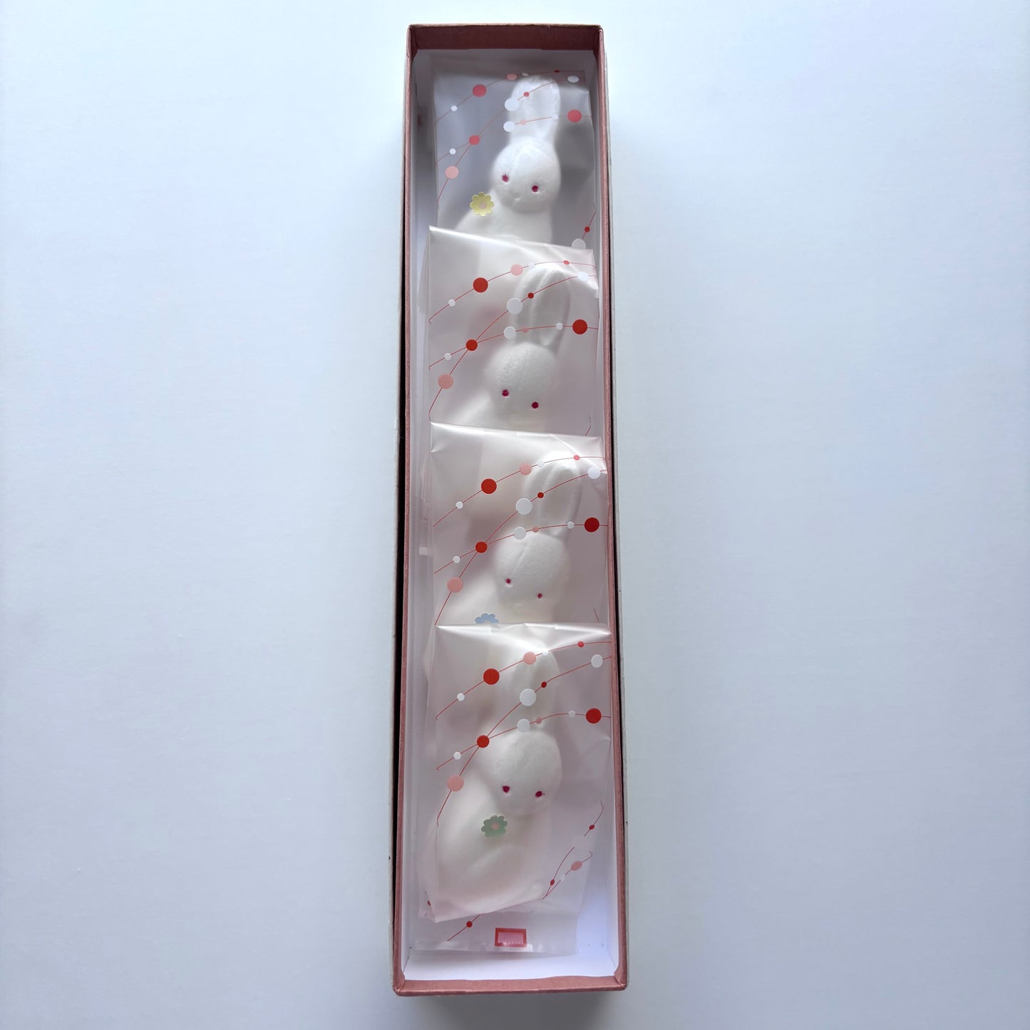 そっとひらくと うさぎ うさぎ　撫子（小） 4個入
